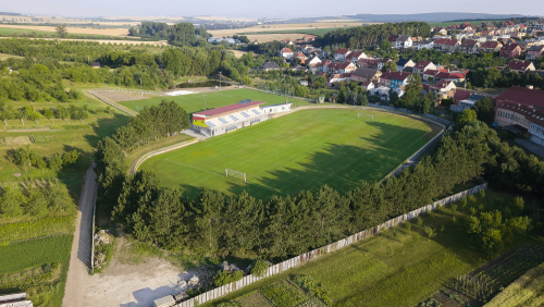 Rekonstrukce tribun a šaten FK Dolní Němčí 9  